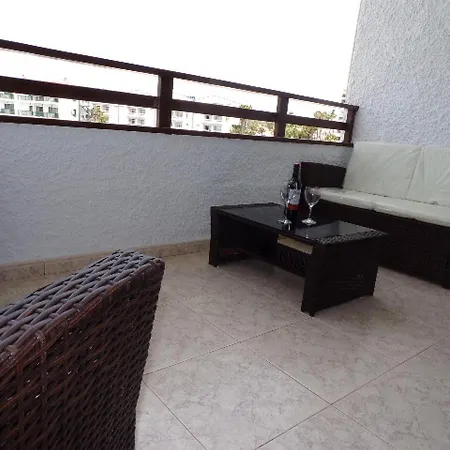 Appartement Juncos 402 *